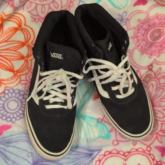 Vans Ladies Black and White High-Tops Womens Size 8.5 - Picture 2 of 10